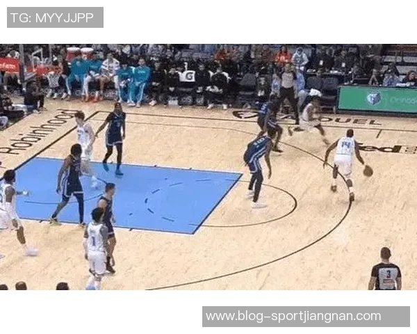 迪亚巴特:无论对手如何阻拦我都将全力以赴争抢每一个篮板 迪亚巴特:无论对手如何阻拦我都将全力以赴争抢每一个篮板